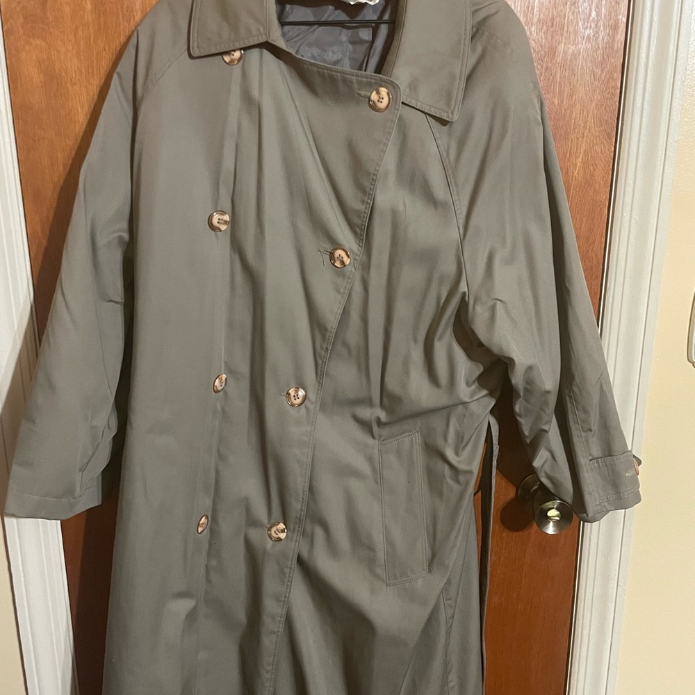 Women’s trench coat